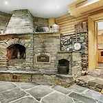 10 Bedroom Amazing In 度假居