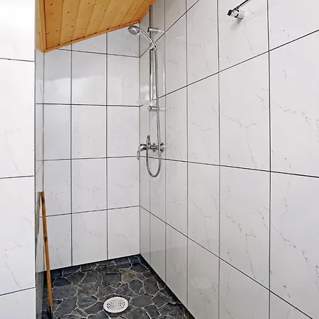 度假居 10 Bedroom Amazing In Ølen