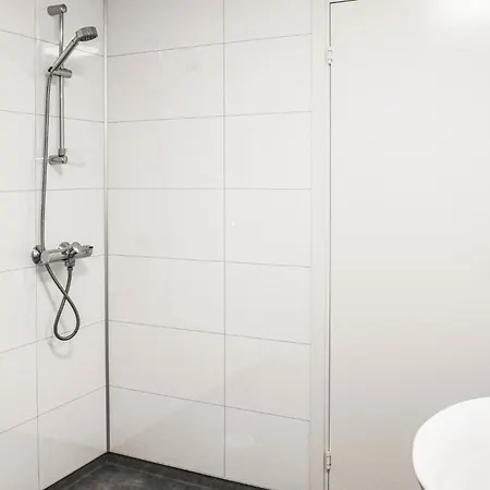10 Bedroom Amazing In Prázdninový dům Ølen